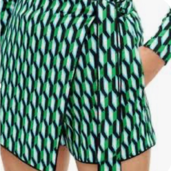 Diane Von Furstenberg DVF for Target Green Geo Side Wrap Mini Skort Size large - Picture 1 of 3